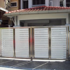 Folding Gate with Aluminium Wood