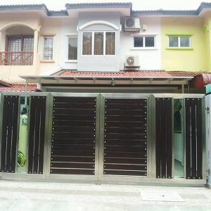 Swing Gate with Aluminium Wood