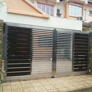 Swing Gate with Aluminium Wood