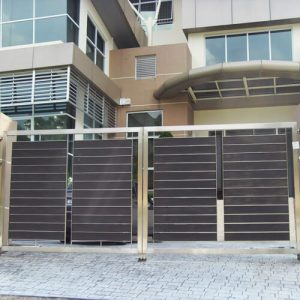 Swing Gate with Aluminium Wood